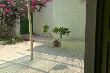 اجاره اتاق با حیاط دلباز در قشم - سلخ