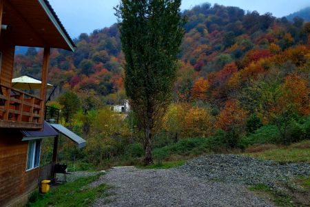کلبه چوبی با چشم انداز زیبا در ماسال - ورمیه