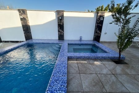 اجاره ویلا استخردار در چهارباغ