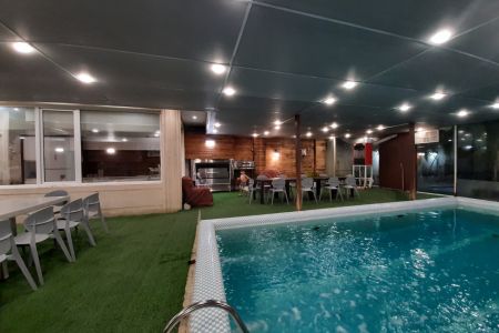 ویلا با استخر آبگرم در چهارباغ - شهرک زعفرانیه