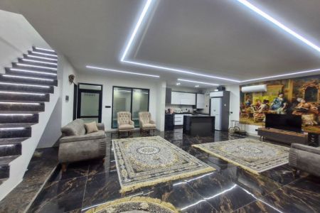 اجاره ویلا تریبلکس استخردار در متل قو