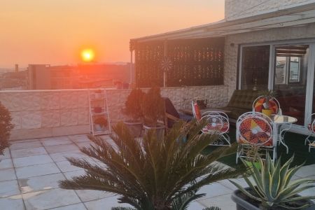 سوئیت با تراس دنج و وان جکوزی در رودهن