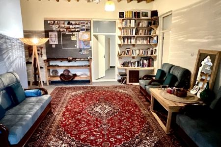 بوم گردی در هرمز - اتاق دنج