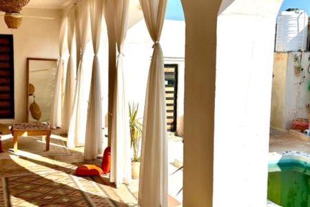 بوم گردی نزدیک قلعه پرتغالی ها هرمز - ۱۵ متری