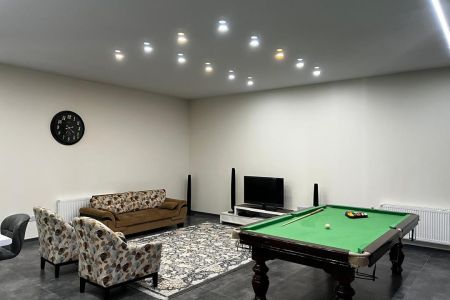 ویلا استخردار در چهارباغ - سنقرآباد - واحد ۱