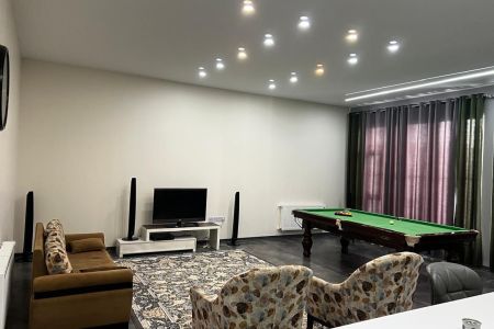 ویلا استخردار در چهارباغ - سنقرآباد - واحد ۱