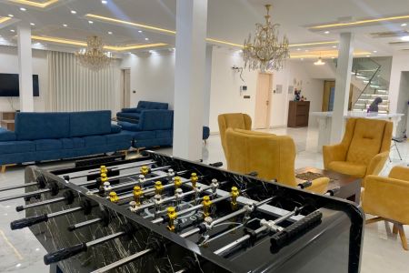 فيلا ثلاثية الطوابق مع مسبح في كيلان دماوند