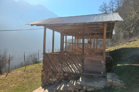 کلبه کوهستانی در دوهزار -  جاده نوشا