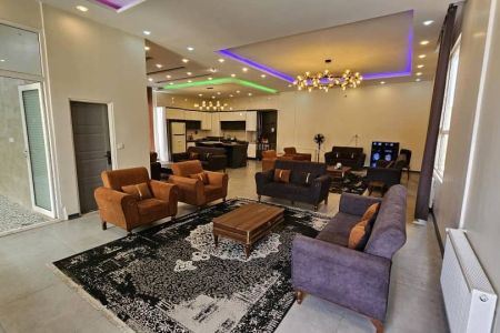 ویلا استخردار در رودهن - مهرآباد - نوده