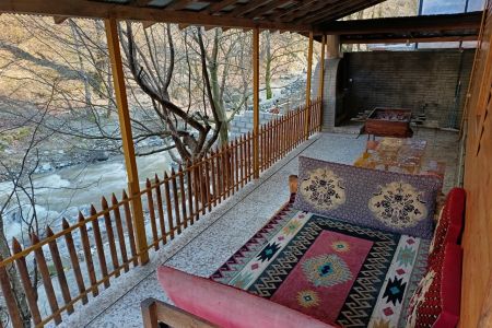 ویلا لب رودخانه در جاده اسالم