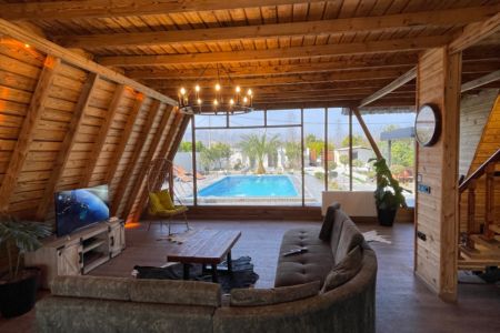 کلبه چوبی دوبلکس با استخر در رامسر