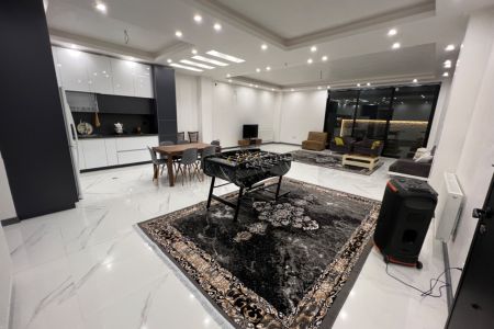 ویلا استخردار با در ملارد - لم آباد