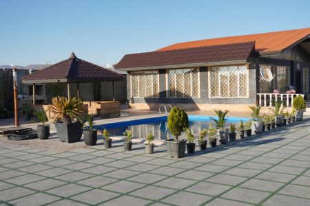 اجاره ویلا استخردار در چهارباغ