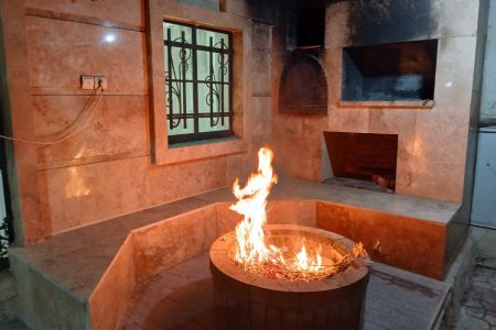 Villa with Pool and Open Yard Chaharbagh - Abbas Abad