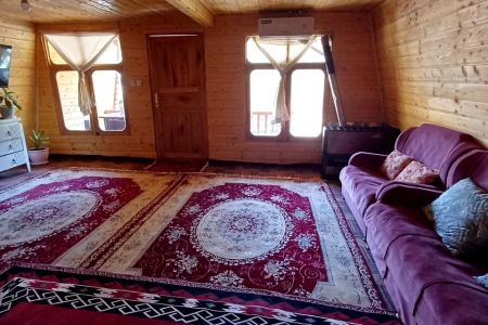 کلبه چوبی در جاده اسالم به خلخال - گیجاو