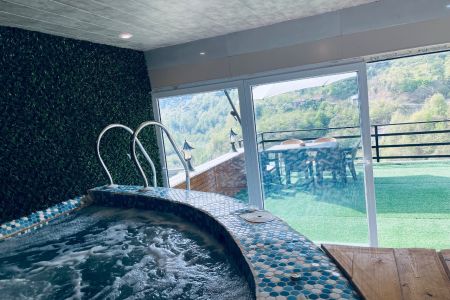 ویلا تریپلکس در ترمک رامسر - با روف گاردن