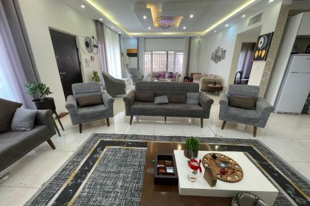 ویلا استخردار در چهارباغ - ابراهیم آباد