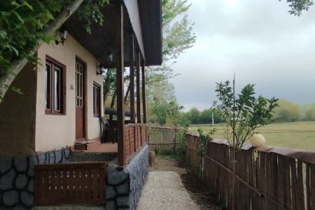 کلبه با نمای کاهگلی در لاهیجان - گلرودبار