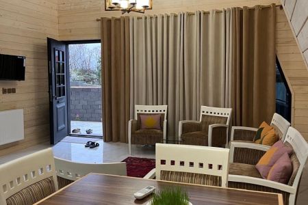 ویلا استخردار با معماری چوبی در چابکسر
