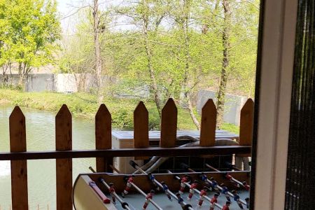 اجاره کلبه با برکه ماهیگیری در رشت - فلکده