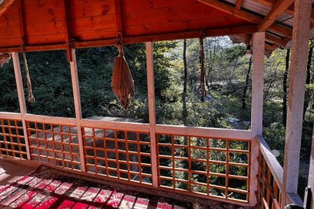 کلبه چوبی در شاندرمن - امام زاده شفیع