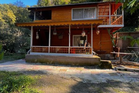 کلبه چوبی در شاندرمن - امام زاده شفیع