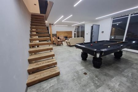 اجاره ویلا سوئیسی استخردار در چهارباغ - قاسم گرجی