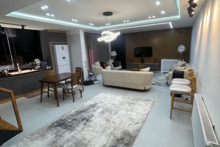 رزرو ویلا تریبلکس استخردار در فرح آباد