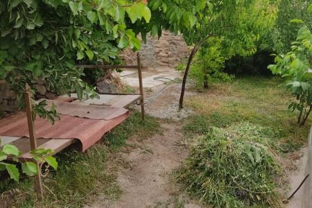 ویلا صخره ای با حیاط سرسبز در کندوان