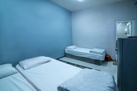 اتاق در میدان ولایت قشم - واحد سه تخته