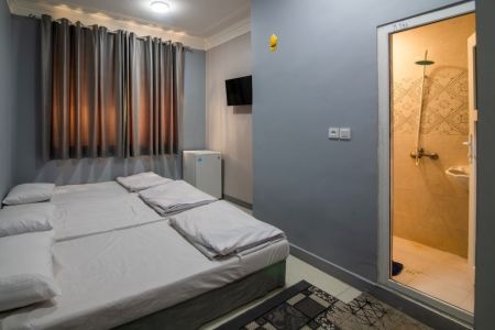 اتاق در میدان ولایت قشم - واحد سه تخته