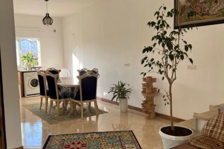 خانه ویلایی در هچیرود - سنگ وارث