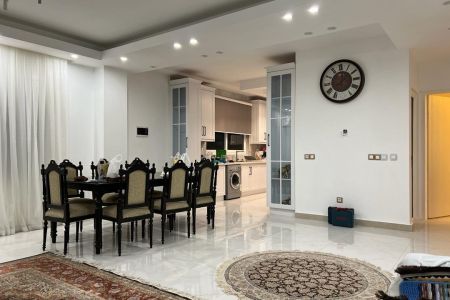 استئجار فیلا مع مسبح فی کلار اباد - یلبندان