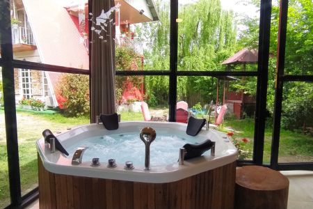 کلبه سوئیسی رو به دریاچه در شاندرمن - اولم