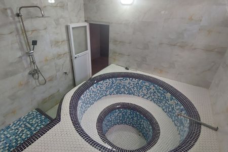 اجاره سوئیت با حوضچه آبگرم در محلات - واحد ۲
