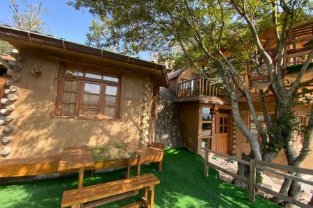 خانه تراس دار با نمای کاهگلی در حشمت آباد - ستاره