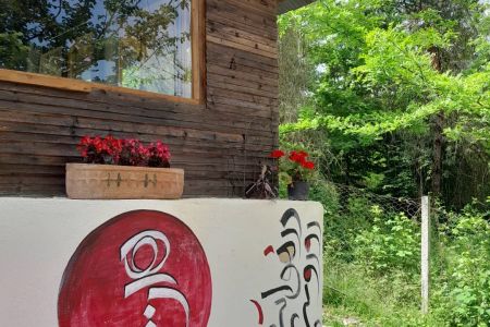 اجاره کلبه چوبی در شفت - احمدسرگوراب - محرمان