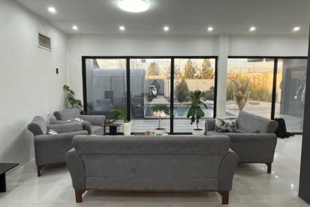 اجاره ویلا با استخر آبگرم چهارباغ - زکی آباد