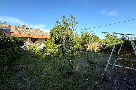 خانه ویلایی در حومه شهر رشت - سنگر