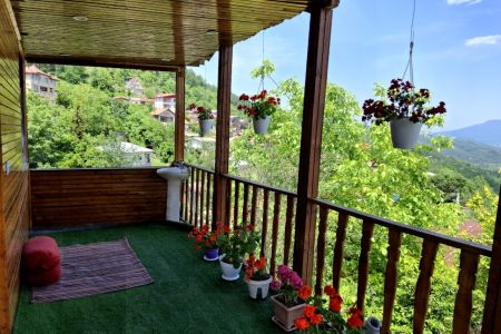 اجاره کلبه چوبی دوطبقه در رئیس کلا لفور