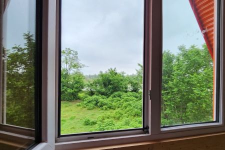 کلبه سوئیسی رو به شالیزار در ماسال -  پشت مخ