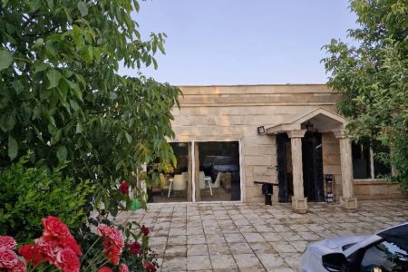 ویلا استخردار در چهارباغ - عرب آباد خسروی