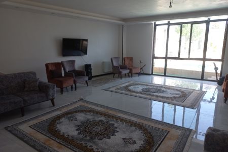 Renting a villa with a pool in Rudehen - Golahak