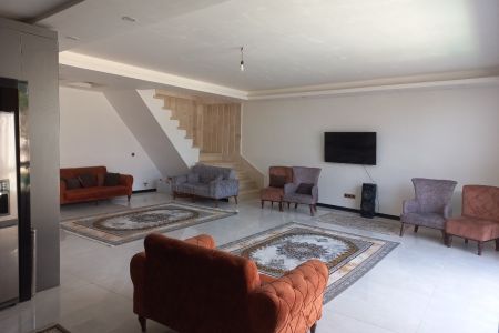 Renting a villa with a pool in Rudehen - Golahak