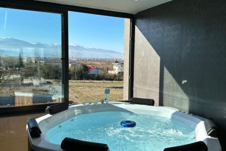 استئجار فيلا ثلاثية مع مسبح في نشتارود - Alkele