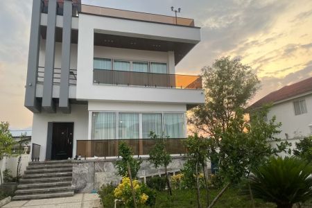 ویلا جکوزی دار در نوشهر - ونوش - ۵ خوابه
