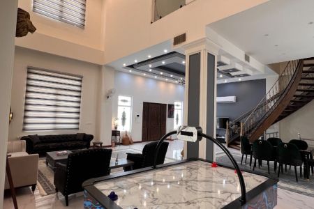 اجاره ویلا استخردار در چهارباغ - شهرک زعفرانیه