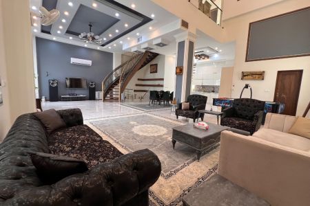 اجاره ویلا استخردار در چهارباغ - شهرک زعفرانیه