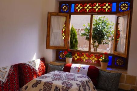 رزرو بوم گردی در دامغان - اتاق شاه نشین