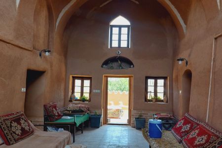رزرو بوم گردی در اردستان - سی طاقچه